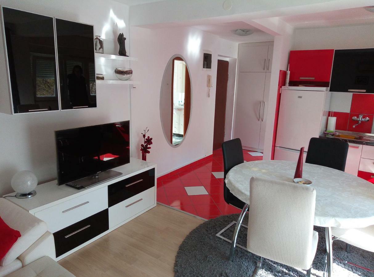 Studio Apt. Downtown สปลิท ภายนอก รูปภาพ