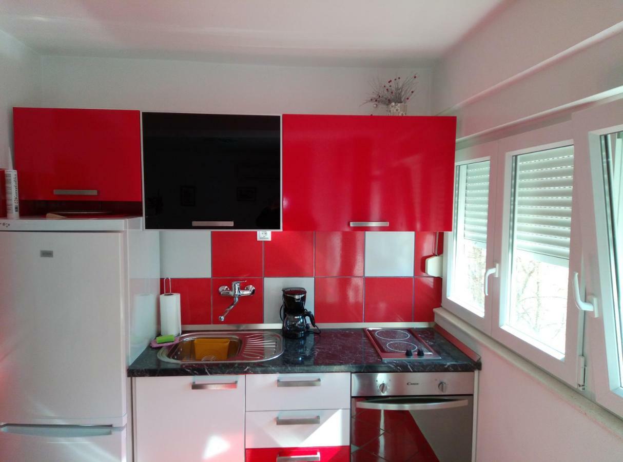 Studio Apt. Downtown สปลิท ภายนอก รูปภาพ